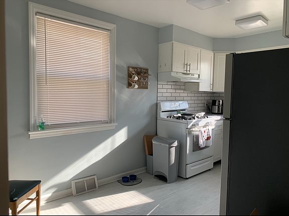 4th image of 61XX Algard St #1