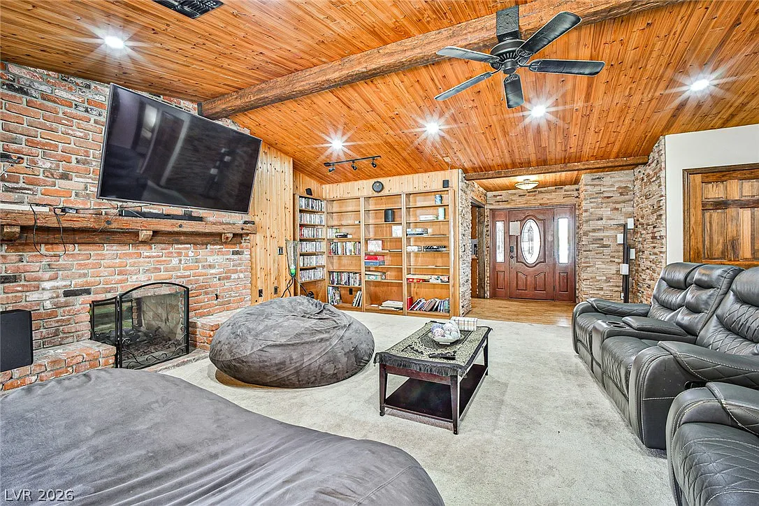 4 bed, 3.0 bath, 3574 sqft, $4,600 — Photo 1
