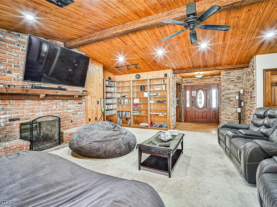 4674 Saddle Pl