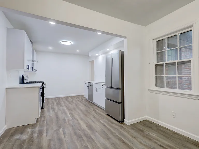 4-21 Saddle River Rd #1 — Photo 5