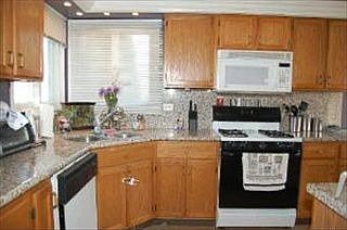 2nd image of 1475 S Pembroke Dr