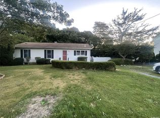58 Babylon St, Mastic, NY 11950