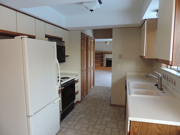 2nd image of 4184 Conne Mara Ln