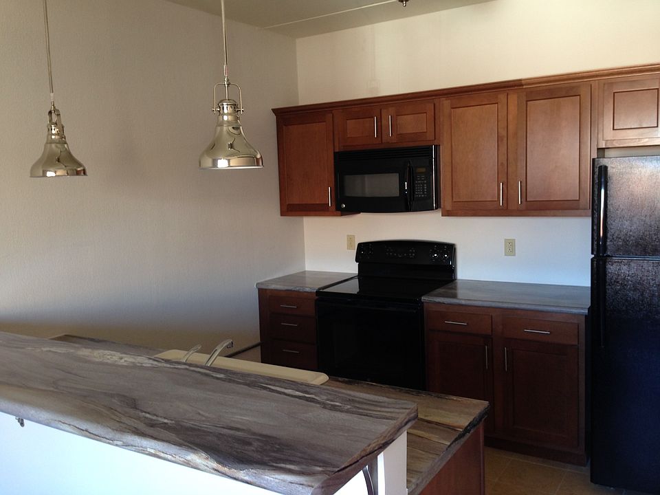1st image of 422 Shrewsbury St #6