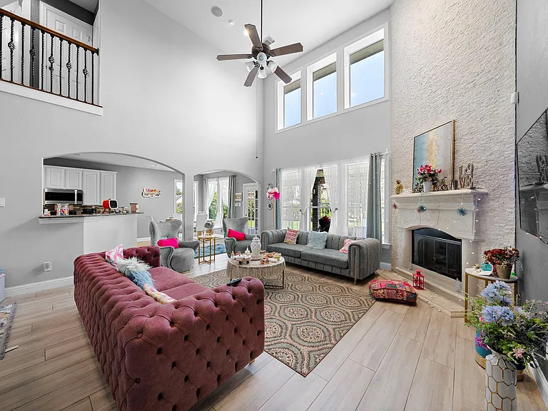 815 Arlington Ln — Photo 8