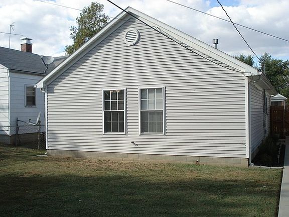3rd image of 406 E 21st St