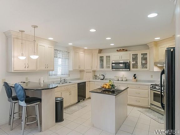 2nd image of 1072 Cameron Ln