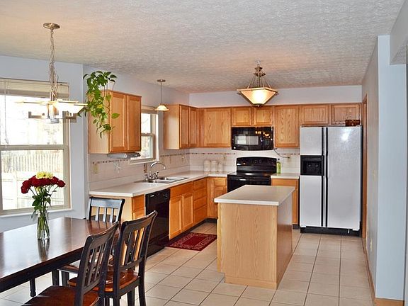 5th image of 1516 Meadowlark Ln