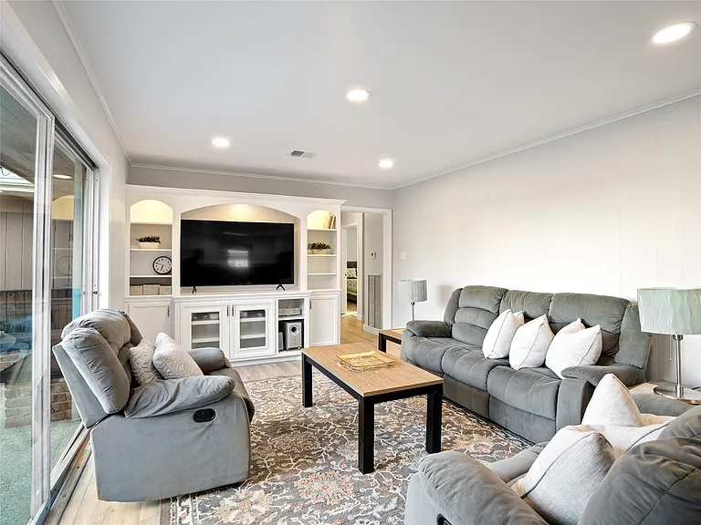 9403 Timberside Dr — Photo 11
