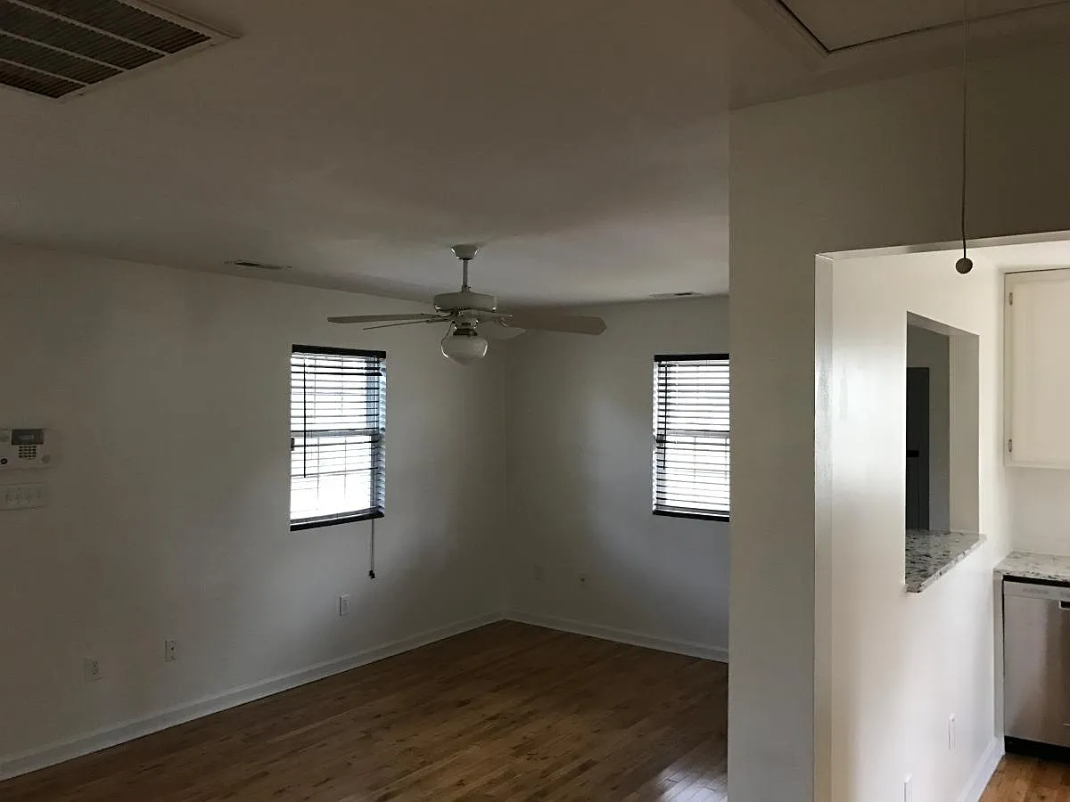 2 bed, 1000 sqft, $1,800 — Photo 4
