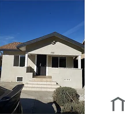3 bed, 900 sqft, $3,400 — Photo 2