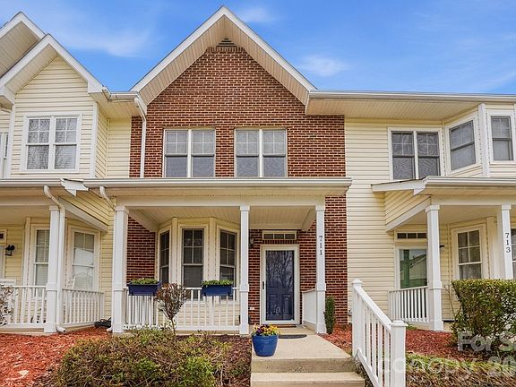 3rd image of 711 Stone Village Dr