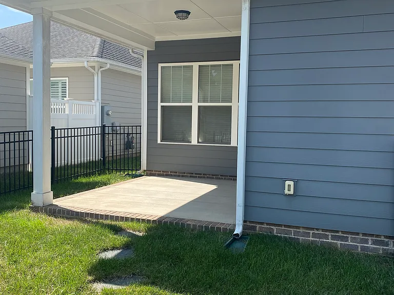 4221 Courtly Ln — Photo 35