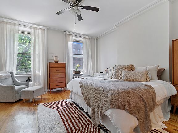 4th image of 89 1st Pl APT 3