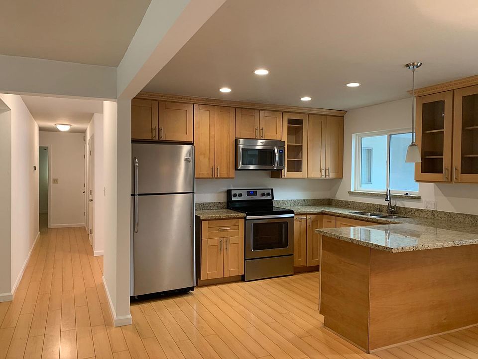 1st image of 810 Sevely Dr