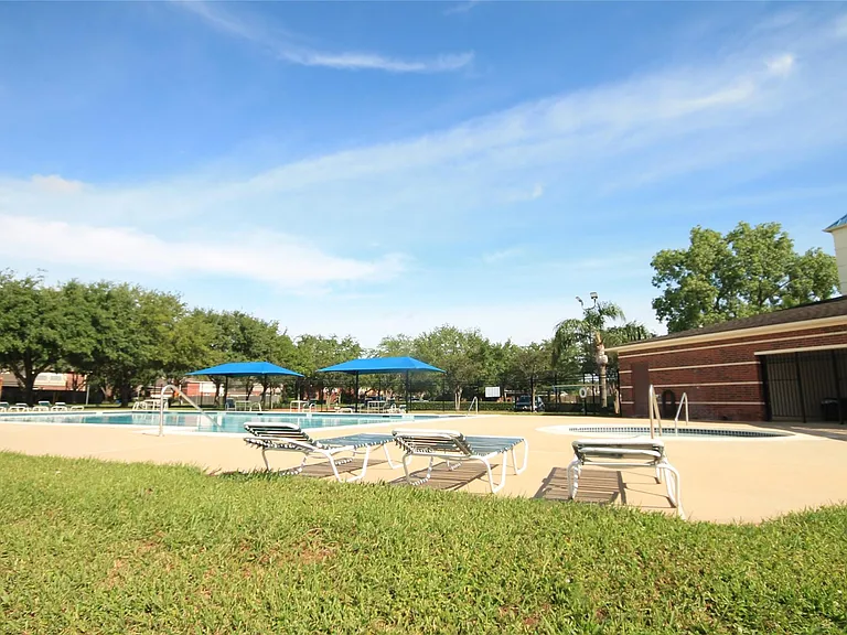6714 Portuguese Bend Dr — Photo 38