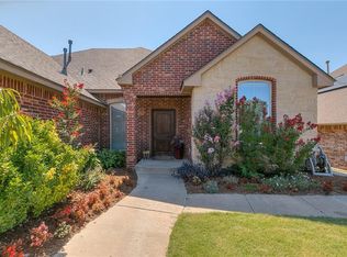 14105 Canterbury Dr, Edmond, OK 73013