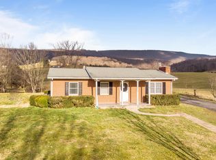 725 Scenic Dr, Narrows, VA 24124