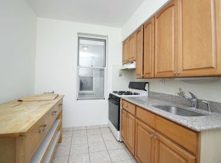 2450 27th St APT 3F, Astoria, NY 11102