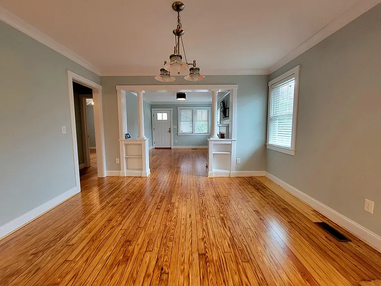 2020 Wolcott Ave — Photo 5