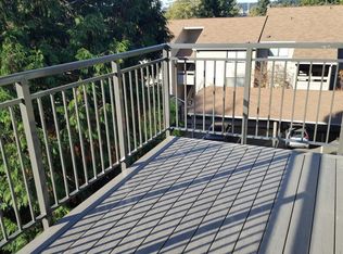 12709 NE 116th St APT C304, Kirkland, WA 98034