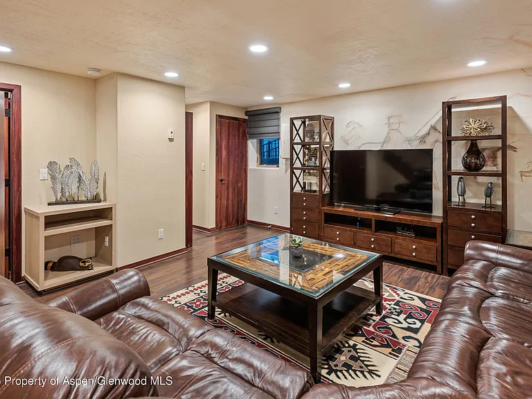 650 S Monarch St #4 — Photo 31
