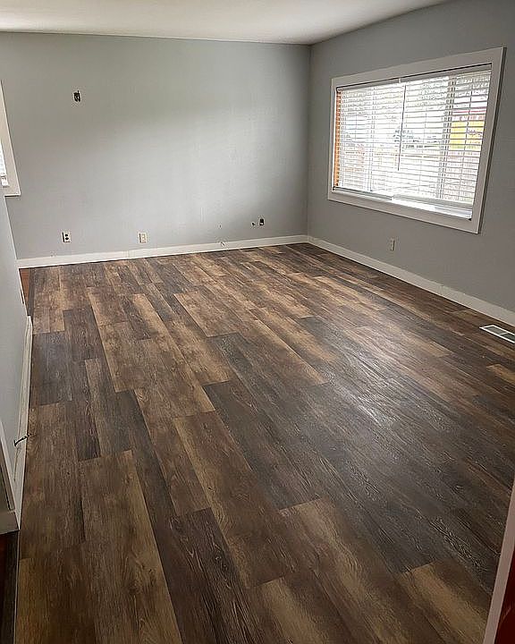 1st image of 819 108th St S