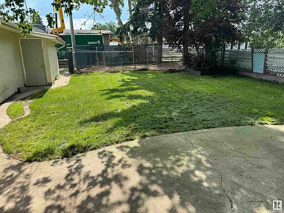 4th image of 4537 51st St