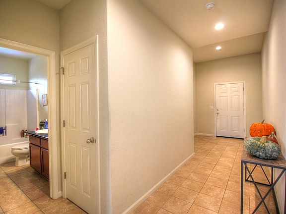 5th image of 8268 Vida Ct
