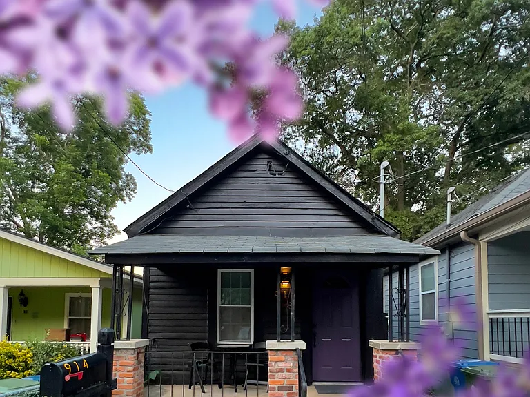 914 Coleman St SW — Photo 1