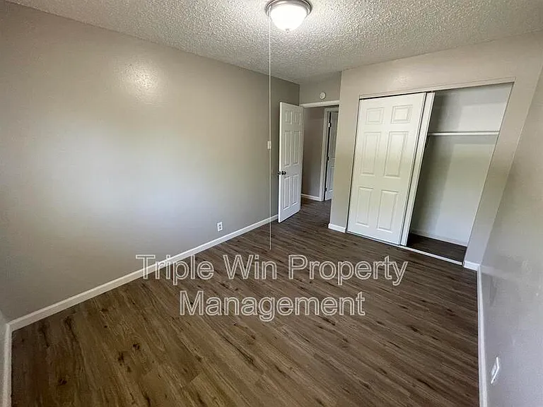 2415 Stoney End Ct — Photo 24