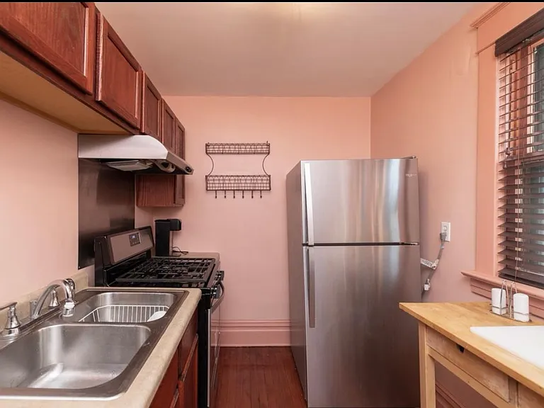 229 Saint Albans St N #B — Photo 23