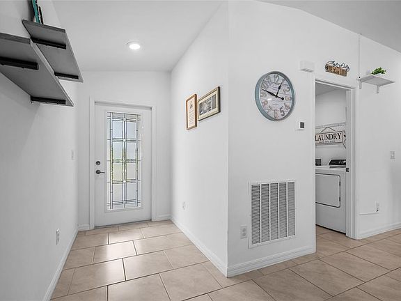 3rd image of 137 HERCULES DRIVE