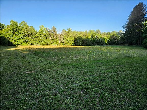 2nd image of 840 Amelia Rd #X