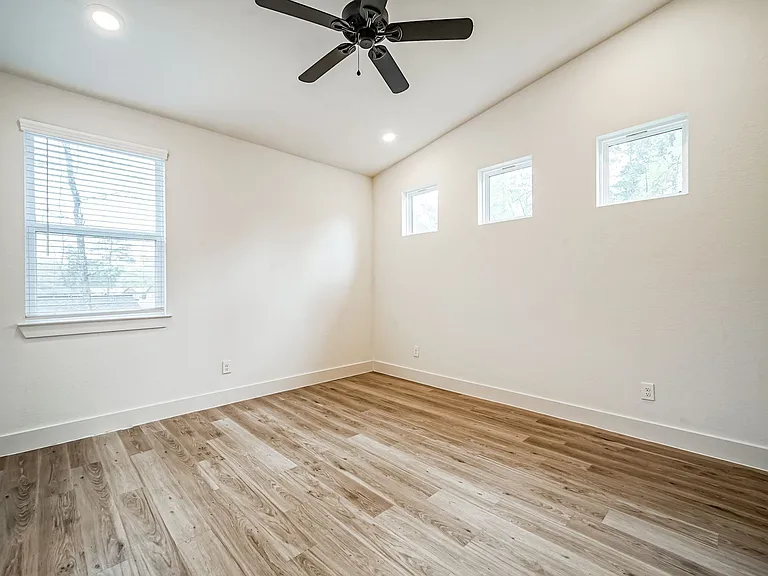 2523 Appian Way — Photo 17