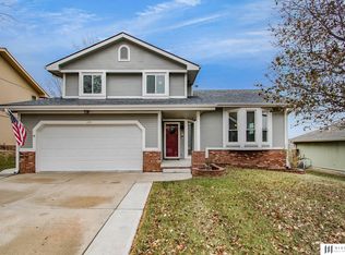 115 Carolina Dr, Papillion, NE 68133