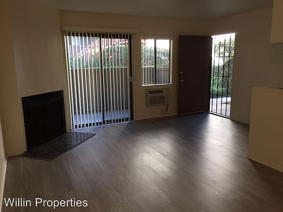 3rd image of 5245 Wood St APT J