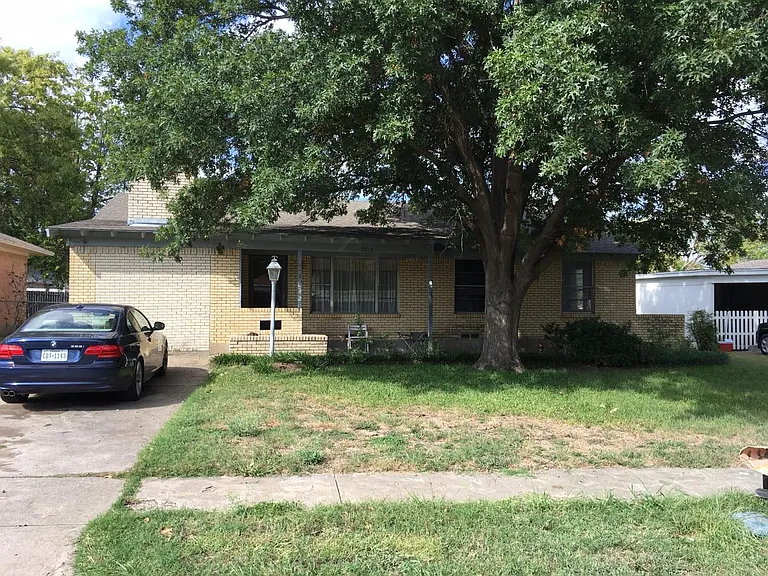 2719 Costa Mesa Dr — Photo 1