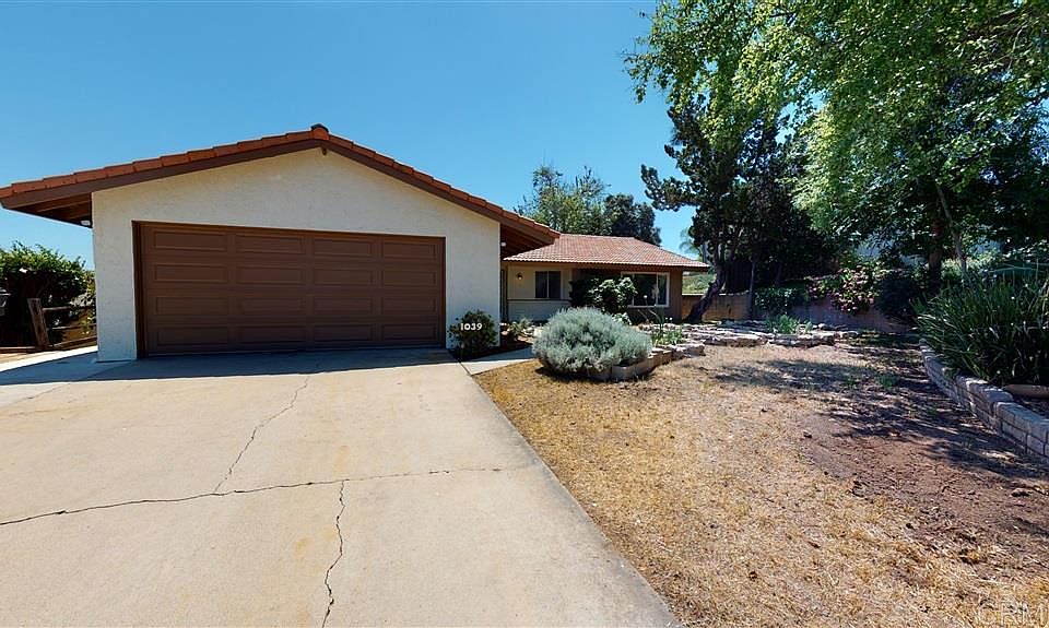 1st image of 1039 La Solana Dr