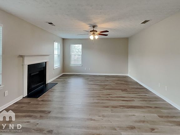 3rd image of 1037 Saint Augustine Pkwy