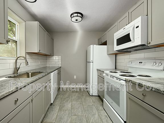 3rd image of 625 E Kansas Ave