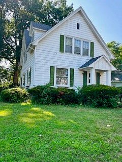 2nd image of 702 Chandler St