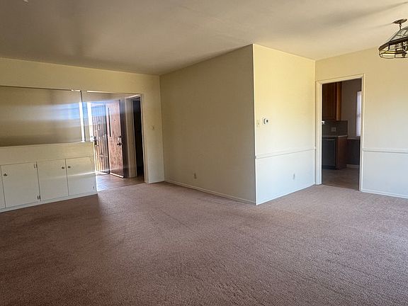 5th image of 16926 Kornblum Ave