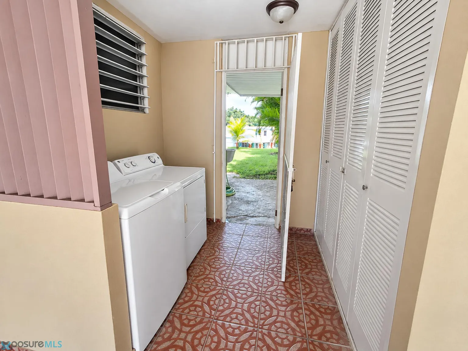 3 bed, 1.0 bath, 1000 sqft, $1,280 — Photo 4