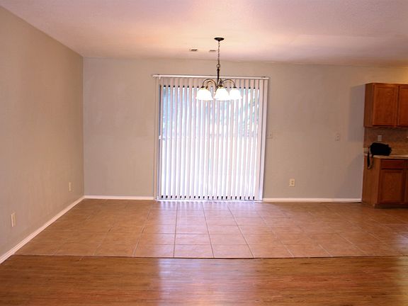 5th image of 133 E Maunalua Dr