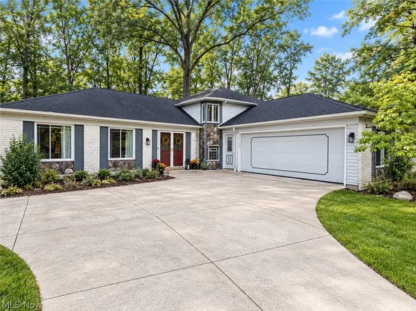27831 Blossom Blvd, North Olmsted, OH 44070