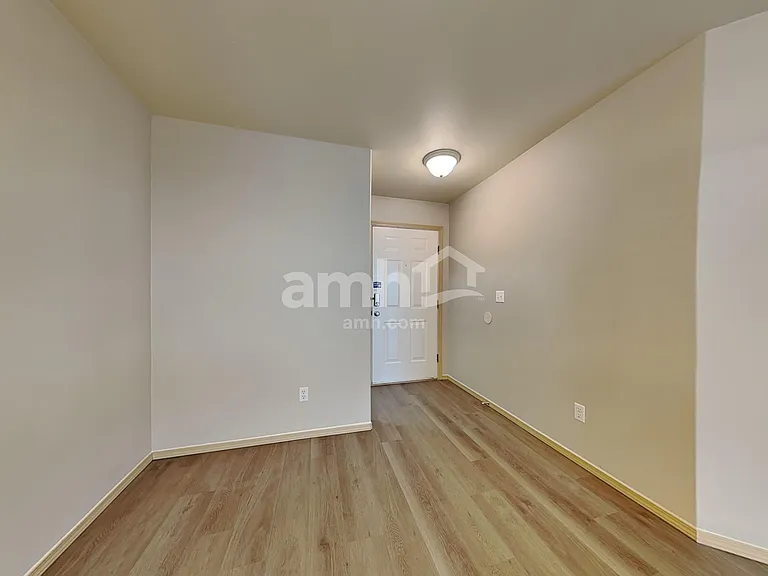 9523 187th St E — Photo 9