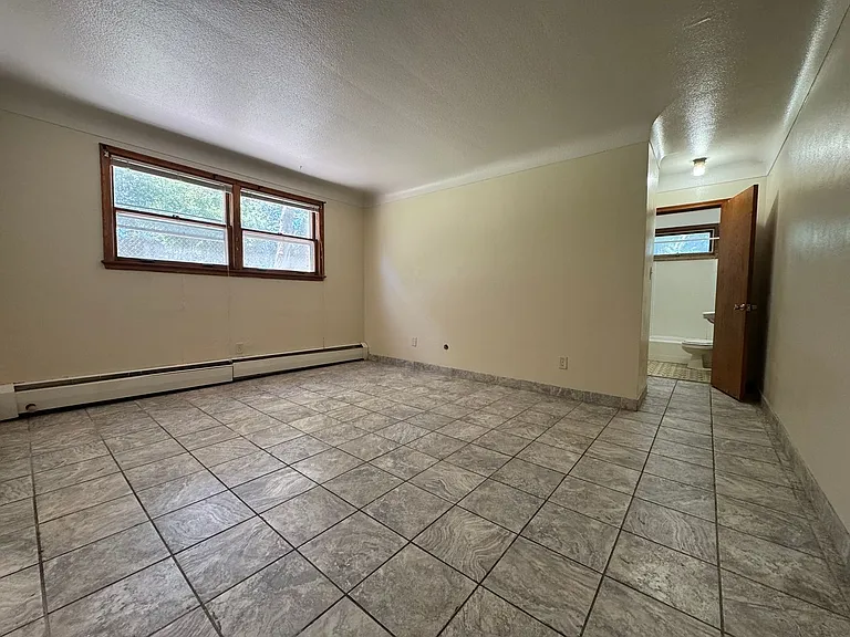 616 Ivy Ave E — Photo 17