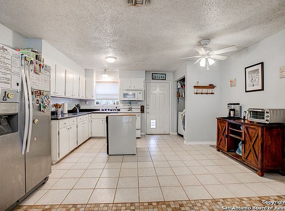 5th image of 469 E Torrey St