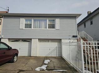 245 Harbor Rd, Staten Island, NY 10303